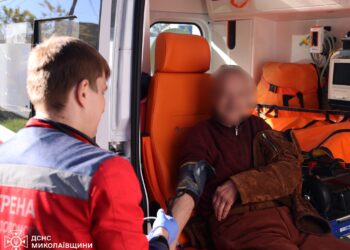 На ранковій пожежі в Миколаєві врятовано 73-річного чоловіка (ФОТО)