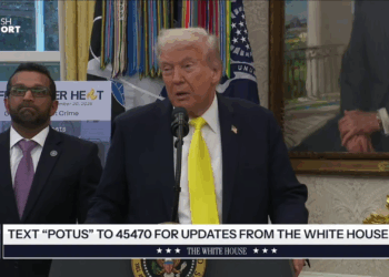 Трамп заявив, що буде говорити з Зеленським про наступ і закликав Путіна зупинитися