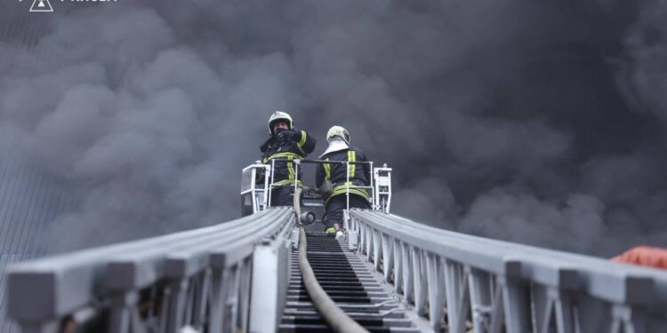 Україні потрібна далекобійна зброя, щоб позбавити РФ засобів терору, – Сибіга (ФОТО)