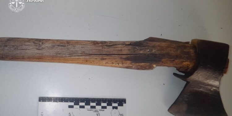 На Миколаївщині жінка намагалась сокирою вбити свого чоловіка (ФОТО)