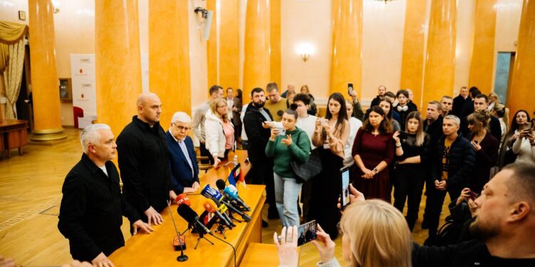 А що в Одесі? Секретар міськради Коваль оголосив себе мером, Лисака вже представили, а Труханов вимагає перевірити дружину Кіпера (ФОТО, ВІДЕО)