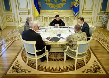 Про санкції та далекобійні удари по росії – Зеленський провів нараду (ФОТО)