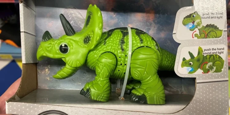 Можуть викликати отруєння важкими металами і навіть провокувати рак: які небезпечні дитячі іграшки вилучили з обігу в Україні (ФОТО)