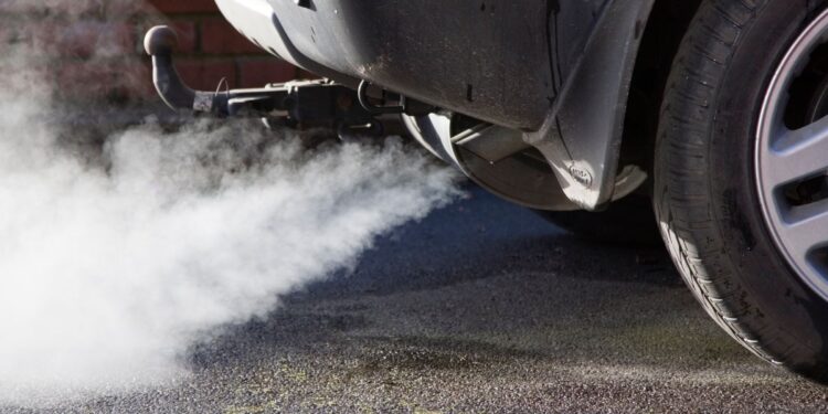 У Британії почався суд за груповим позовом над Mercedes, Ford, Renault, Nissan та Peugeot/Citroën. Що сталося