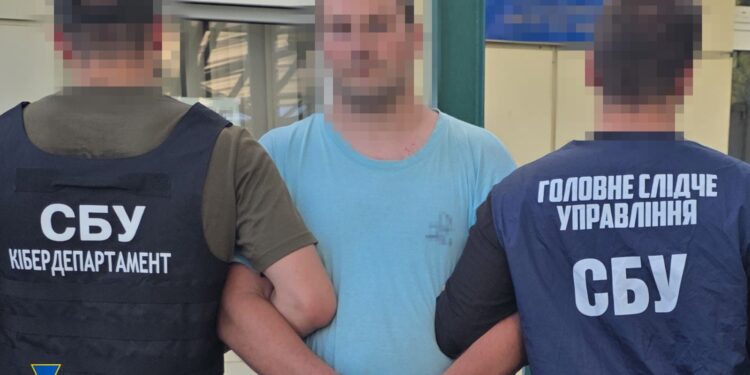 СБУ затримала агента фсб, який коригував удари рф по Україні під виглядом далекобійника(ФОТО)