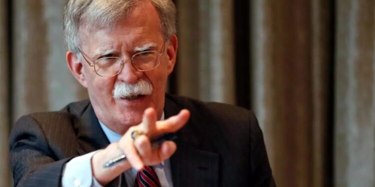 Ексрадника президента США Болтона звинувачують у злочинах за 18 пунктами