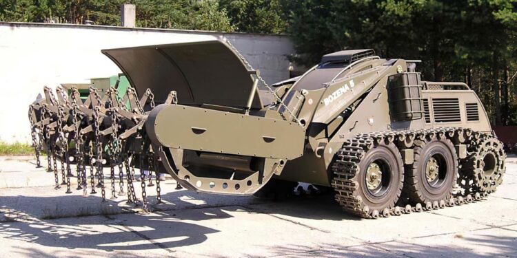 Україна отримає від Словаччини 5 машин для розмінування (ФОТО, ВІДЕО)