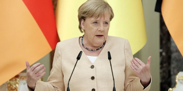 В Естонії та Польщі відреагували на звинувачення Меркель