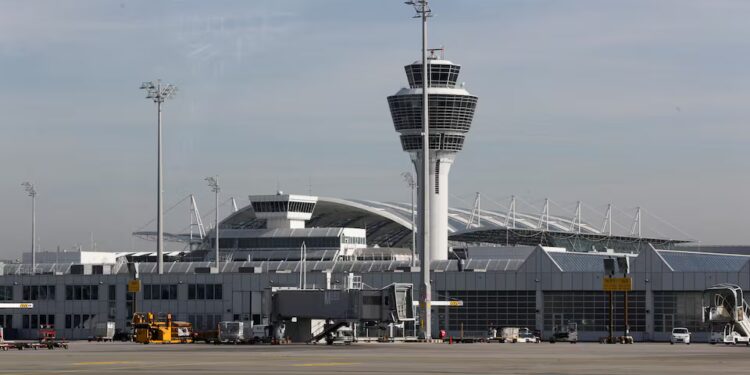 Мюнхенський аеропорт знову закривали через дрони