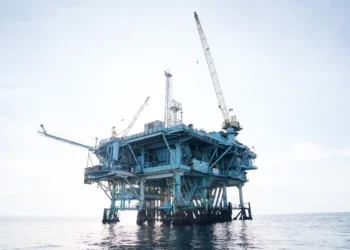 Трамп планує відкрити майже все узбережжя США для морського видобутку нафти