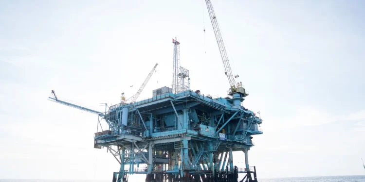 Трамп планує відкрити майже все узбережжя США для морського видобутку нафти