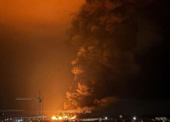 Дрони знову атакували нафтобазу у Феодосії (ВІДЕО)