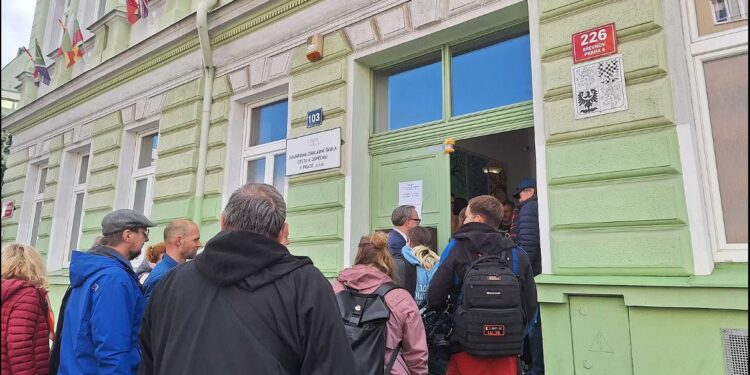 Орбан-2? В Чехії починаються парламентські виборі, лідирує антиукраїнська партія