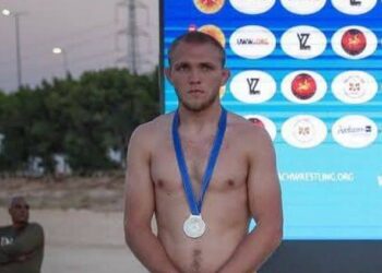 Миколаївський спортсмен здобув срібну нагороду на етапі Світової серії з пляжної боротьби (ФОТО)