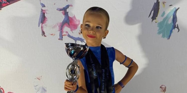 7-річна танцівниця з Миколаєва здобула 8 нагород міжнародного танцювального фестивалю в Британії (ФОТО)