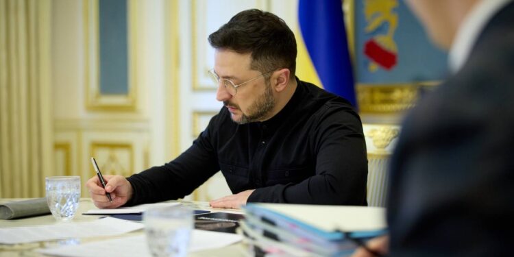 Про санкції та далекобійні удари по росії – Зеленський провів нараду (ФОТО)