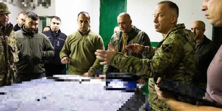 «Покровськ та Мирноград – тримаємо, оточення немає» – Сирський