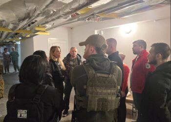 Тепер офіційно. Анджеліна Джолі відвідала Херсон і Миколаїв разом із фондом Legacy of War (ФОТО)