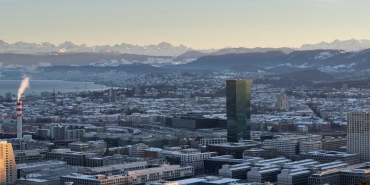 Швейцарія придбає систему моніторингу повітряного простору на малих висотах