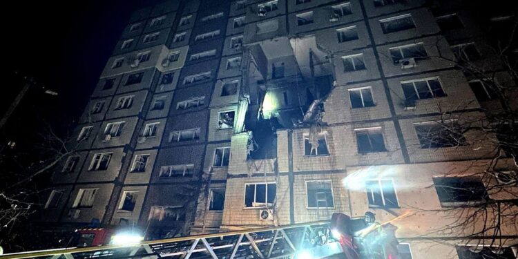 Росіяни атакували Україну понад 450 дронами та 45 ракетами – Зеленський (ФОТО)