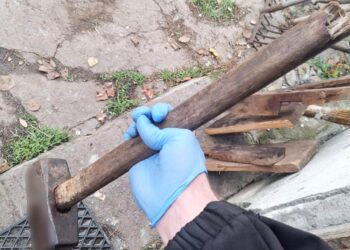 Побив та добив молотком – на Миколаївщині поліцейські затримали чоловіка за умисне вбивство знайомого