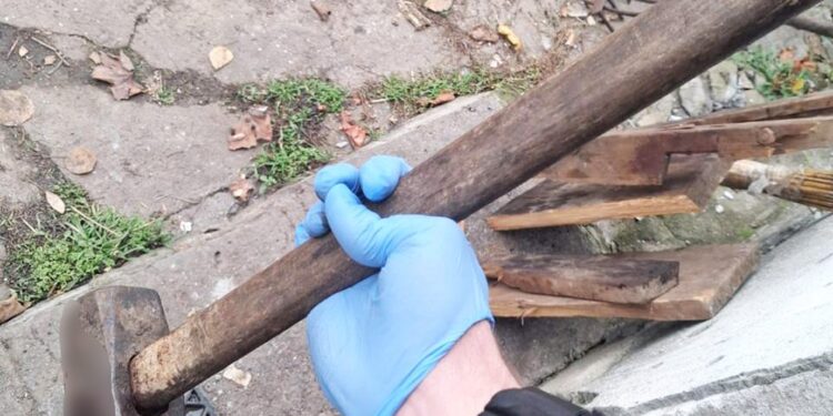 Побив та добив молотком – на Миколаївщині поліцейські затримали чоловіка за умисне вбивство знайомого