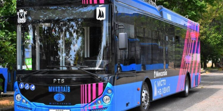 Шкода, що з трамваями так не можна, – у Миколаєві на маршрути вийшли 34 тролейбуси з автономним ходом