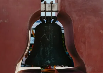 У Німеччині викрали 300-кілограмовий дзвін з церкви. Як це було (ФОТО)