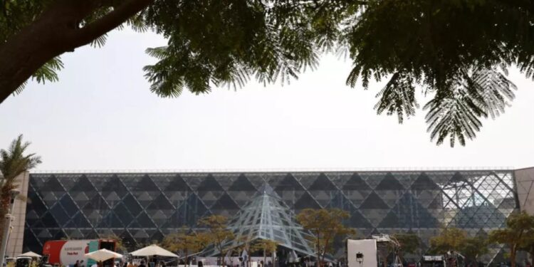 За крок від пірамід Гізи: Великий єгипетський музей офіційно відкривається (ВІДЕО)