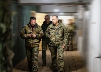 У Покровську і піхота, і техніка ворога, але про контроль над містом чи про оточення не йдеться, – Сирський