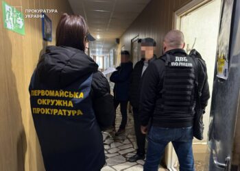 За $500 хабара намагався повернути автівку – на Миколаївщині чоловік хотів підкупити правоохоронця