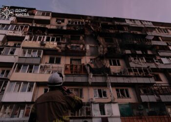 Росіяни атакували Україну близько 430 дронами і 18 ракетами, зокрема «Цирконом», четверо людей загинуло – Зеленський (ФОТО)