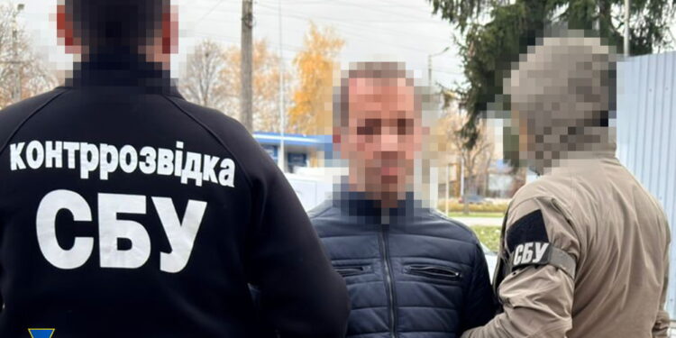 СБУ затримала іноземця з Близького Сходу, який на замовлення фсб наводив атаки рашистів по енергооб’єктах біля Хмельницької АЕС