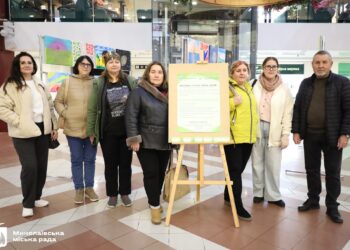 У Миколаївському ТЦ «Сіті Центр» відкрилася виставка особливих картин «Жінки. Війна. Життя» (ФОТО)