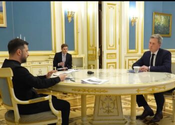 “Ми готові до чесної та оперативної роботи заради миру”, – Зеленський про зустріч з міністром Сухопутних військ США (ВІДЕО)