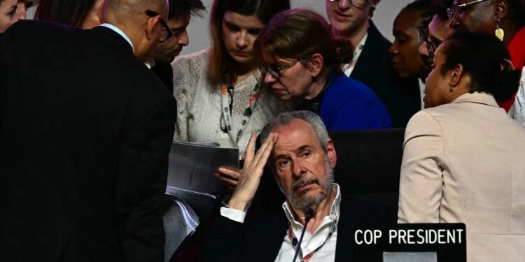 На кліматичній конференції ООН країни не змогли дійти згоди щодо відмови від викопного палива