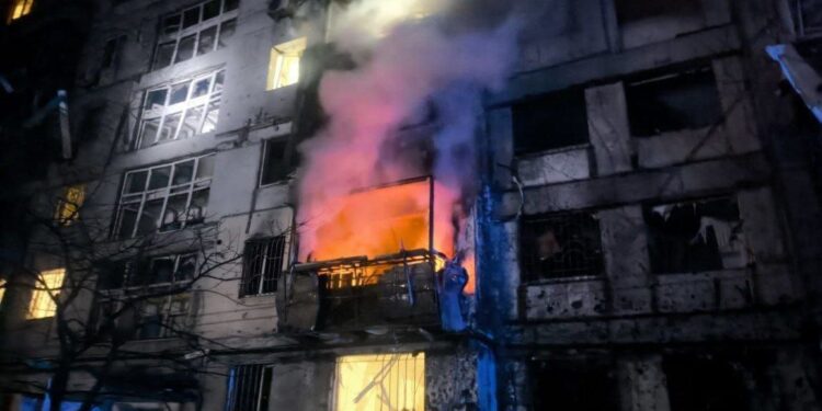 Росіяни атакували БпЛА Дніпропетровщину: у Дніпрі – 14 поранених, зокрема дитина, по області – ще 5, з них двоє дітей (ФОТО)