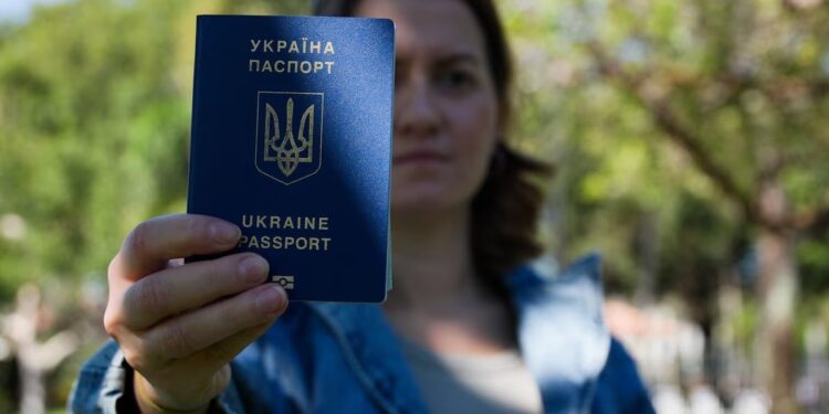 Майже 200 тисяч українців у США опинилися в юридичній невизначеності через імміграційні репресії Трампа