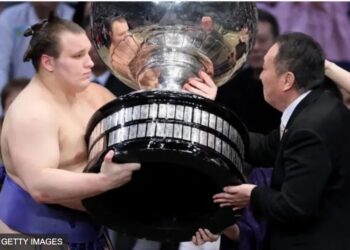 Українець вперше виграв турнір з сумо в Японії (ФОТО)
