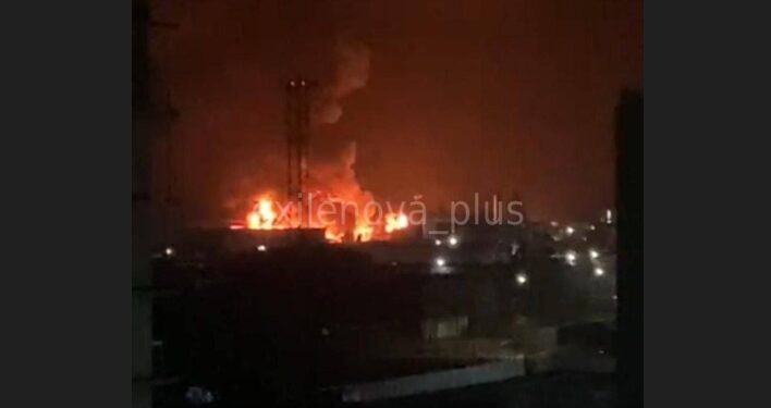 У Новоросійську внаслідок нічної атаки уражений нафтотермінал та десантний корабель на базі ВМС (ВІДЕО)