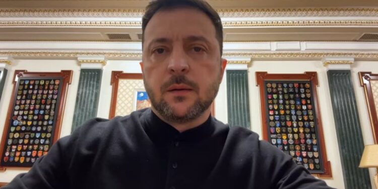 «Важливо зараз тримати внутрішню силу так, як ми всі хочемо, щоб наша сила в дипломатії спрацювала» – звернення Зеленського (ВІДЕО)