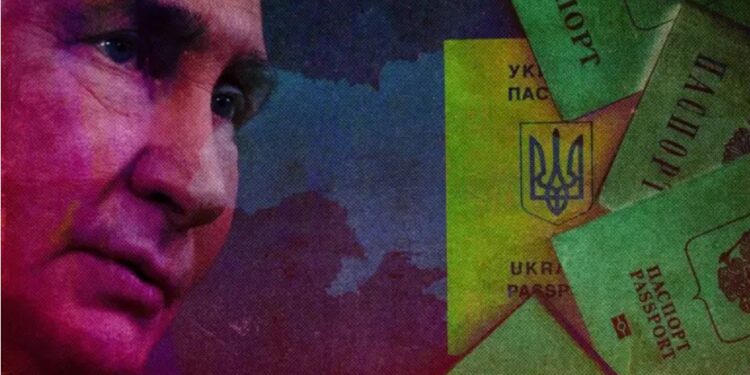 “Як любив Україну, так і буду любити”. Як влаштована примусова паспортизація в окупації