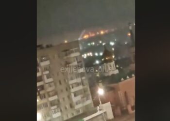 НПЗ, аеродроми – де вибухало цієї ночі в РФ (ВІДЕО)