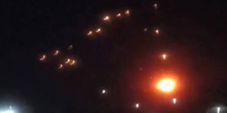 В окупованому Шахтарську дрони підірвали нафтобазу (ВІДЕО)