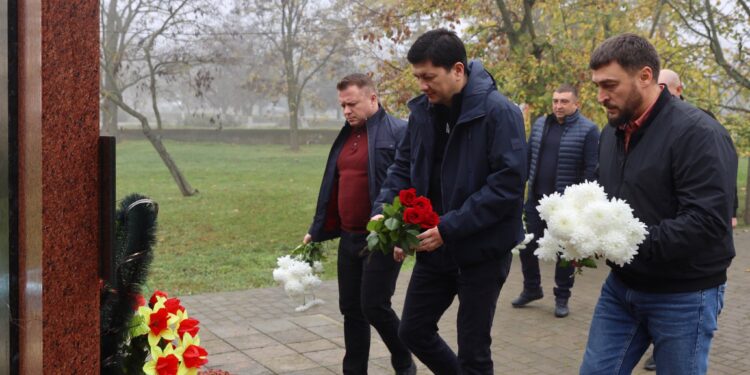 У Снігурівці на Миколаївщині відбулися урочистості з нагоди третьої річниці звільнення від рашистів (ФОТО)