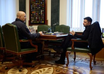 Час змінювати базові документи і план оборони України, – Зеленський