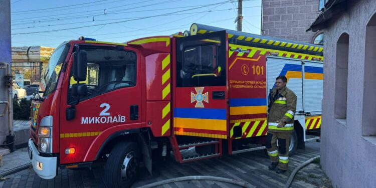 У Миколаєві горів ресторан і знову сміттєві контейнери