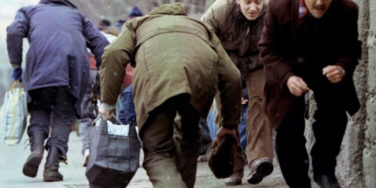 Страшне розслідування. Як багаті італійці у 90-х їздили в Сараєво на “сафарі” – стріляти людей