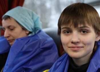 Наймолодшій звільненій – 18 років: Україна повернула додому з Білорусі 31 свого громадянина (ВІДЕО, ФОТО)