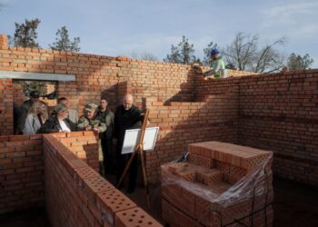 Шмигаль відвідав будівництво військового ліцею на Миколаївщині – обіцяє, що він буде першим, побудованим за новими стандартами (ФОТО)